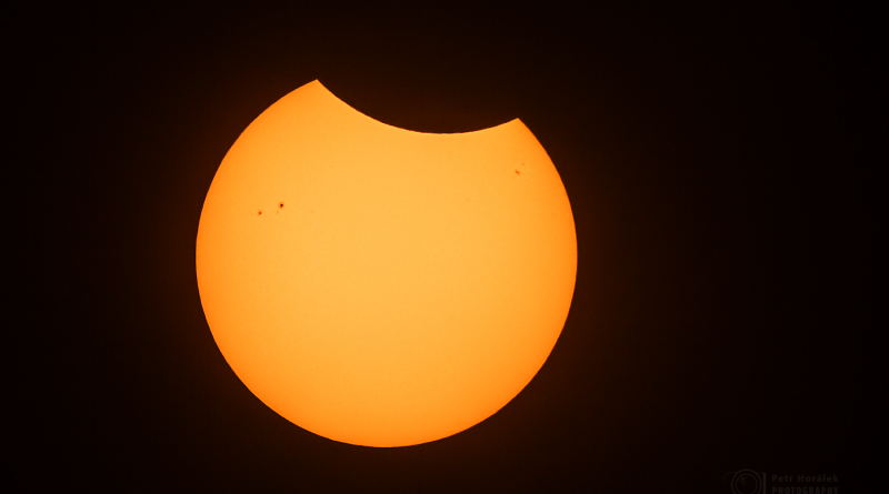 Částečné zatmění Slunce. Foto: Petr Horálek.