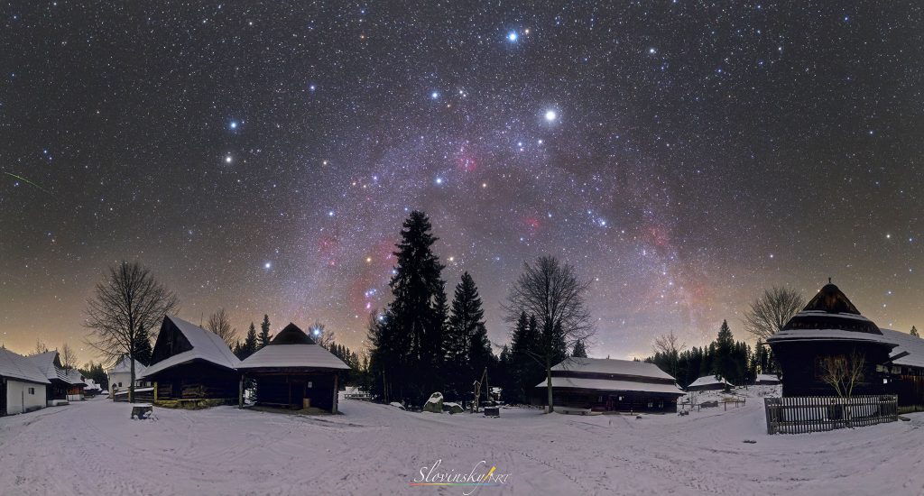 Múzeum oravskej dediny, Zuberec, Astronomická snímka dňa NASA z 24.12. 2019. Foto: T. Slovinský