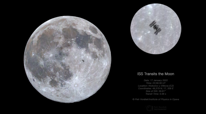 Silueta Mezinárodní kosmické stanice před úplňkem 17. ledna 2022 v detailu. Foto: Petr Horálek/FÚ v Opavě.