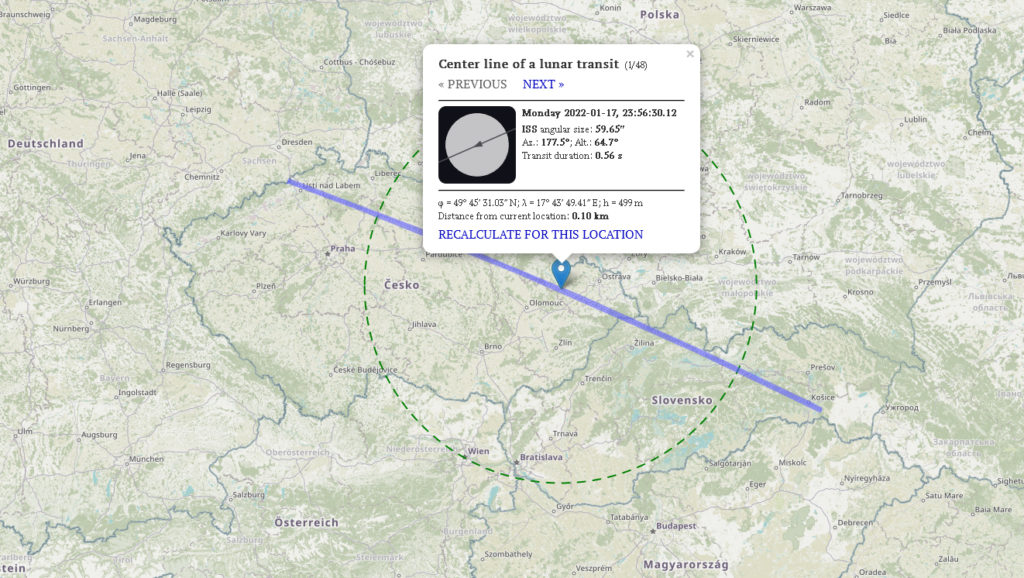 Pás pozorovatelnosti přeletu Mezinárodní kosmické stanice ISS před Měsícem v pondělí 17. ledna 2022 před půlnocí v rámci Česka a Slovenska. Zdroj: ISS Transit Finder.
