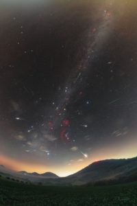 Maximum meteorického roje Orionid zaznamenávané mezi lety 2016 a 2022. V pozadí jsou Prešovské sopky na východě Slovenska. Foto: Petr Horálek/FÚ v Opavě.