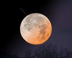 Spln Mesiaca a Marsu. Foto: Tomáš Slovinský.