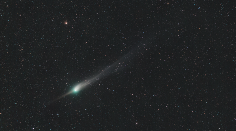 Detail kométy ZTF aj s jej protichvostom z 22. januára 2023. Foto: Petr Horálek/FÚ v Opave.