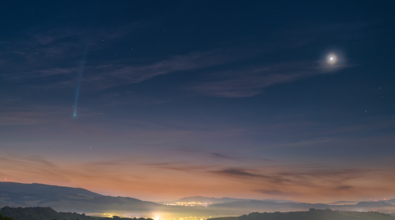 Krásná kometa Nishimura. Foto: Petr Horálek/FÚ v Opavě.