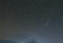 Snímka „Kométa Pons-Brooks zo severnej jari“. Foto: Petr Horálek/Fyzikálny ústav v Opave.