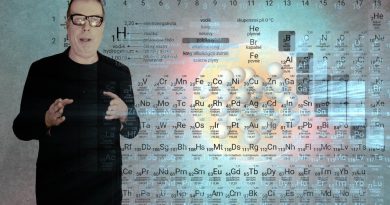 Z videa o atomu. Zdroj: Petr Dvořák.