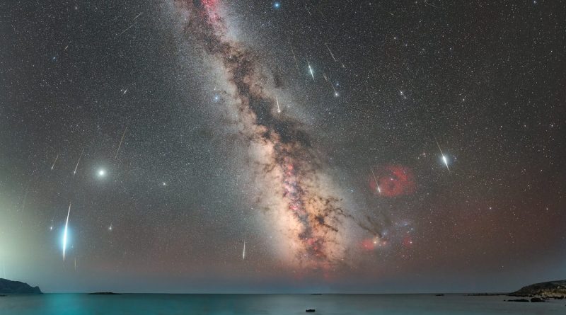 Dvanáct let meteorického roje Kappa-Cygnid. Foto: Petr Horálek/FÚ v Opavě, Josef Kujal/ASHK, Tomáš Slovinský