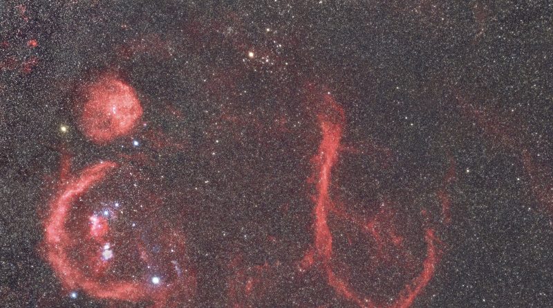 Na zimní obloze se rozprostírá jeden z nejpozoruhodnějších, a přesto lidským okem neviditelných útvarů v našem kosmickém okolí, akzvaná Superbublina Orion–Eridanus. Foto: Jakub Kuřák/KaL.