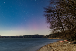 Polární záře 14. března 2022 nad Sečskou přehradou. Foto: Petr Horálek/FÚ v Opavě. Polární záře 14. března 2022 nad Sečskou přehradou. Foto: Petr Horálek/FÚ v Opavě.