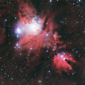 Hvězdokupa lidově známá jako „Vánoční stromeček“ je zde úplně utopena v mlhovinách, které ji stvořily (jako vpravo dole „Konus“). Foto: Matěj Merunka/KaL. Hvězdokupa lidově známá jako „Vánoční stromeček“ je zde úplně utopena v mlhovinách, které ji stvořily (jako vpravo dole „Konus“). Foto: Matěj Merunka/KaL.